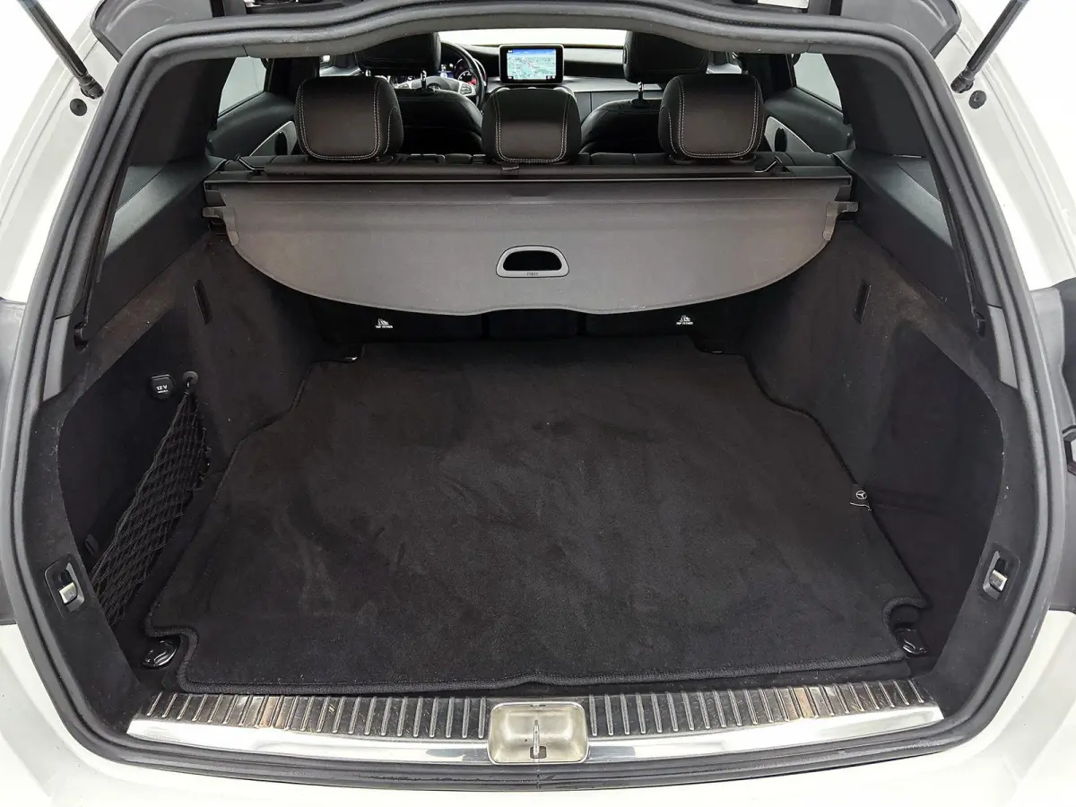 180 Sport Edition Premium Plus AMG Styling | Automaat | Panoramadak | Achteruitrijcamera | Stoelverwarming | Trekhaak |