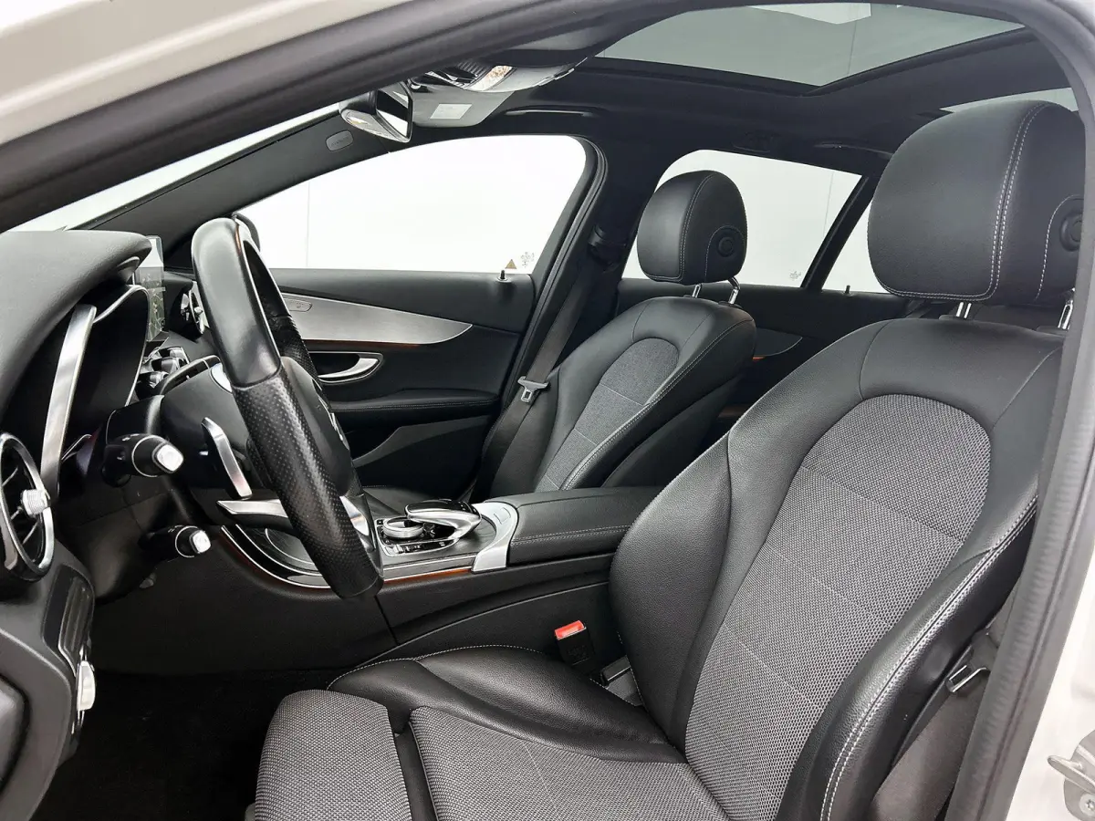 180 Sport Edition Premium Plus AMG Styling | Automaat | Panoramadak | Achteruitrijcamera | Stoelverwarming | Trekhaak |