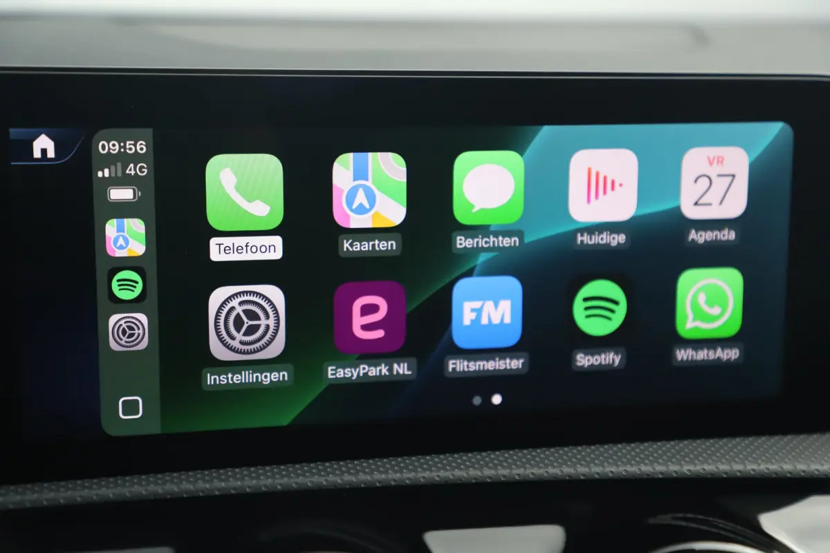 180 AMG Line Night Pakket Automaat Panoramadak 19 inch Keyless Sfeerverlichting Burmester Carplay Navigatie Camera Half Leder Stoelverwarming NAP! Dealer onderhouden!