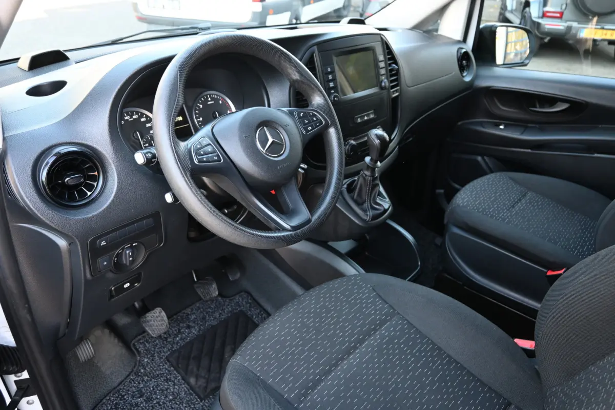 116 CDI L2 DC LED, Apple Carplay/Android Auto