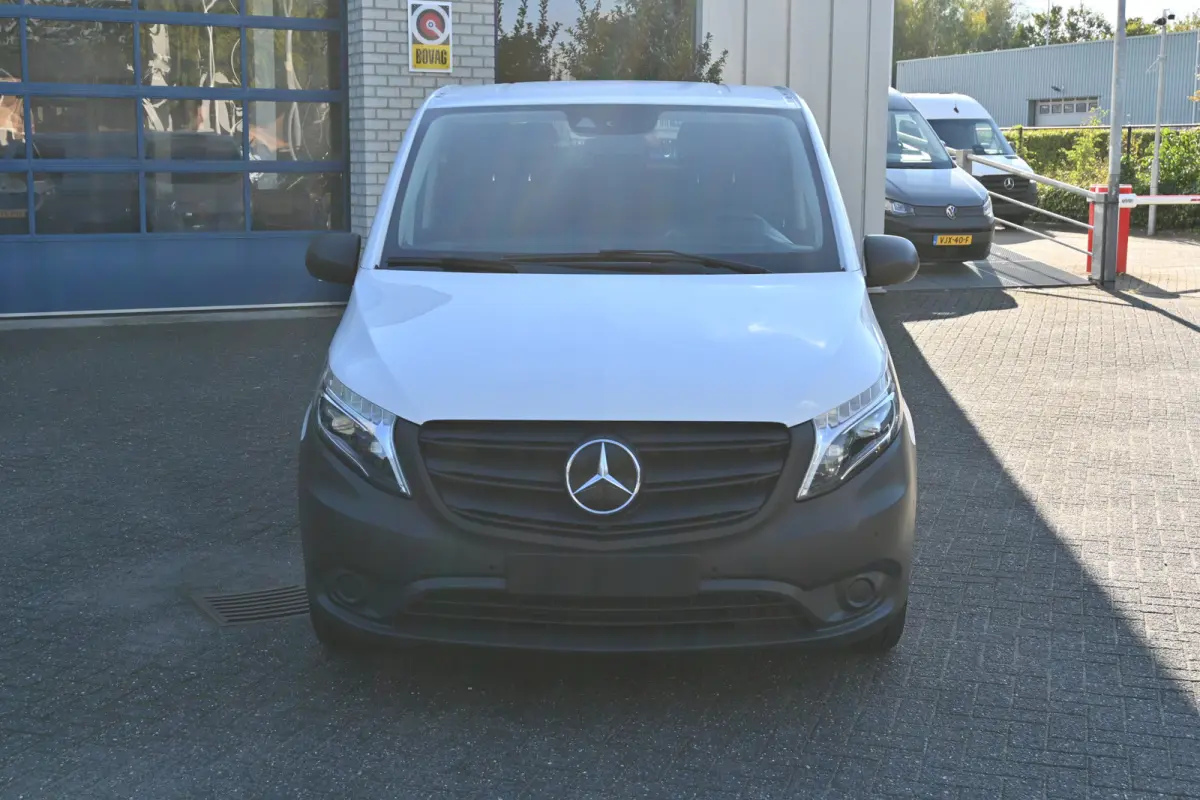 116 CDI L2 DC LED, Apple Carplay/Android Auto