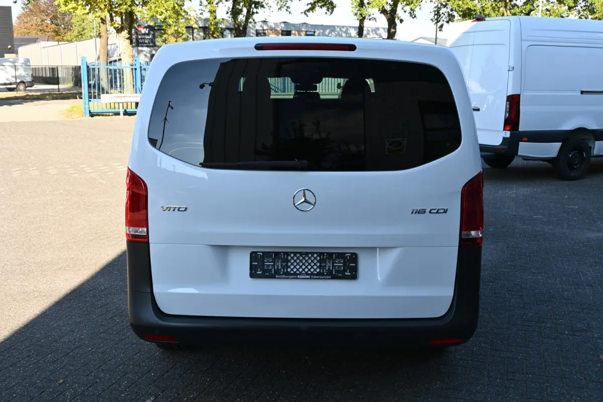 116 CDI L2 DC LED, Apple Carplay/Android Auto