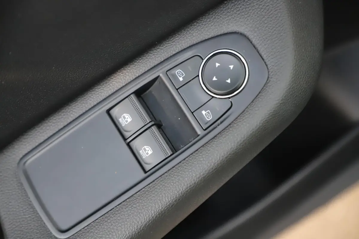1.0 TCe 90 Equilibre Navigatie Carplay Android Climate Cruise Control Rijstrooksensor Parkeersensor All-season banden!