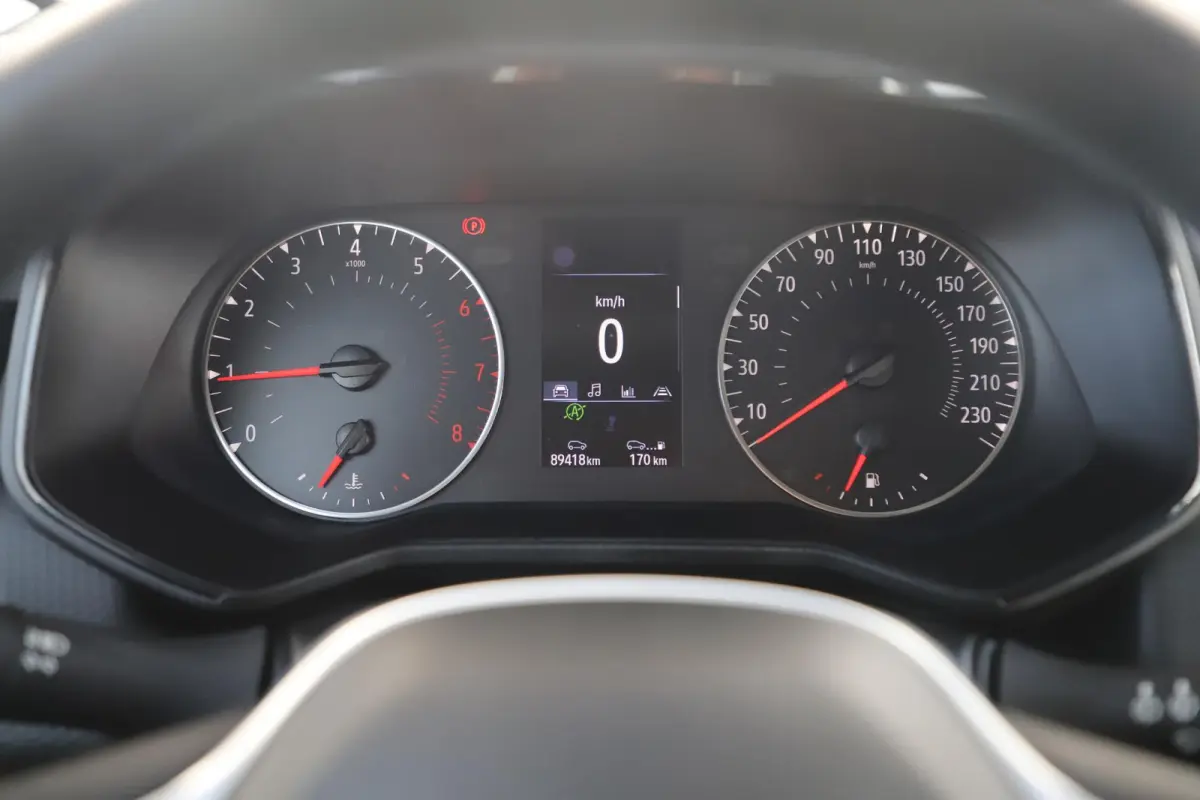 1.0 TCe 90 Equilibre Navigatie Carplay Android Climate Cruise Control Rijstrooksensor Parkeersensor All-season banden!