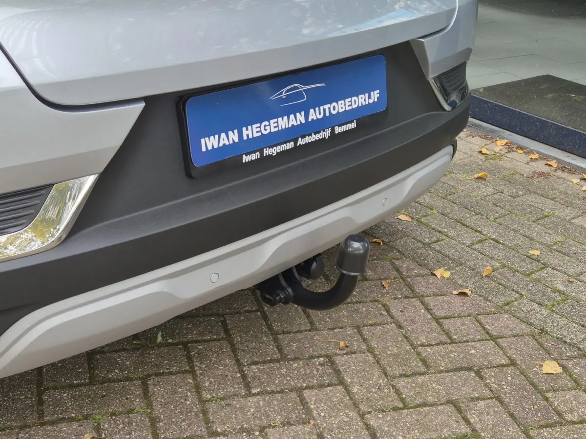 PHEV 1.6 E-Tech Plug-in Hybrid 160 Intens | Trekhaak | Navigatie | Climate Control | Cruise Control | Parkeersensoren + Camera | Licht metalen velgen