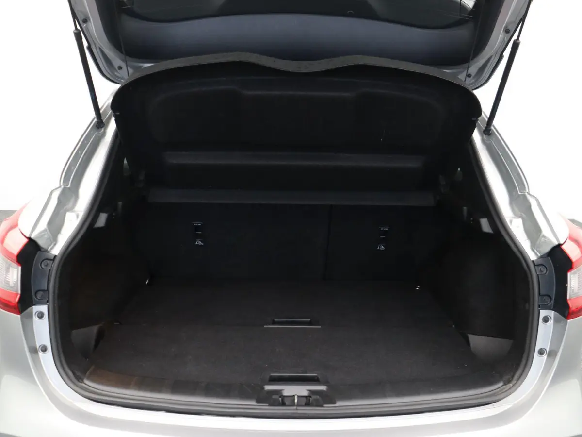 158pk DIG-T N-Connecta | Panorama dak | Trekhaak | Climate Control | Cruise Control |