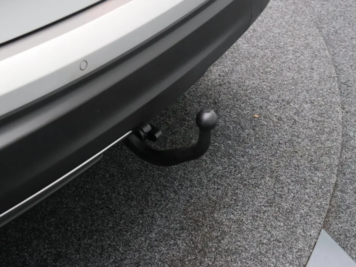 158pk DIG-T N-Connecta | Panorama dak | Trekhaak | Climate Control | Cruise Control |