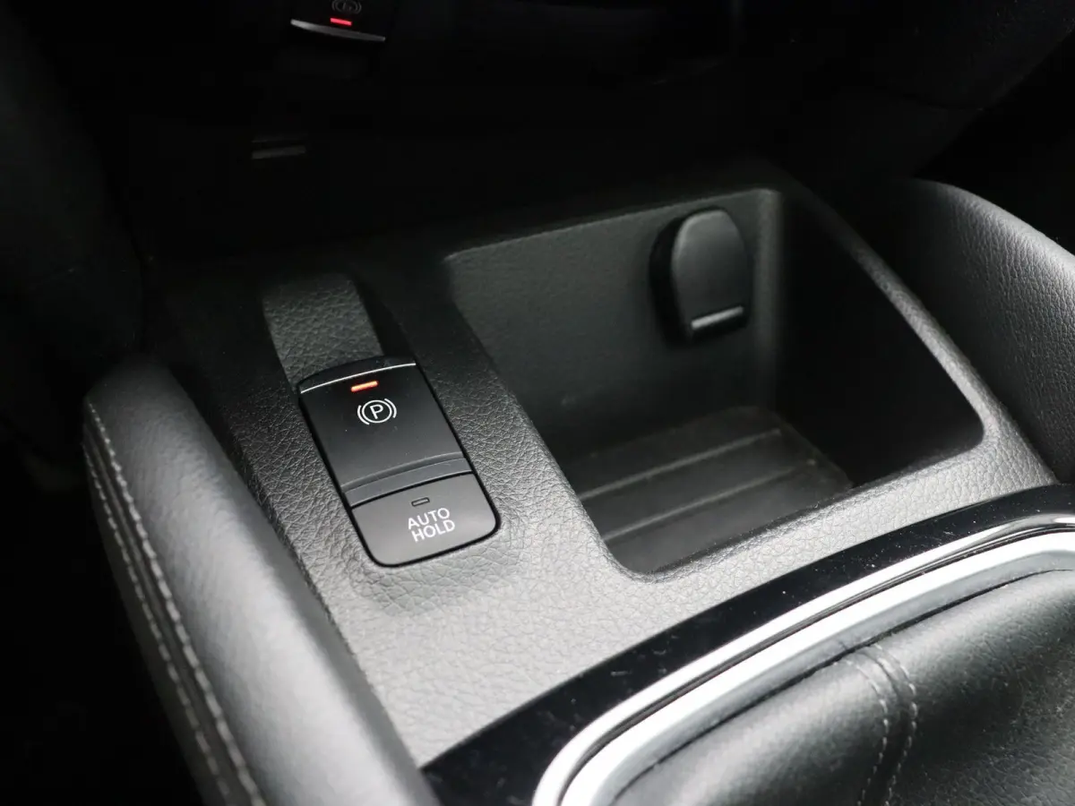 158pk DIG-T N-Connecta | Panorama dak | Trekhaak | Climate Control | Cruise Control |