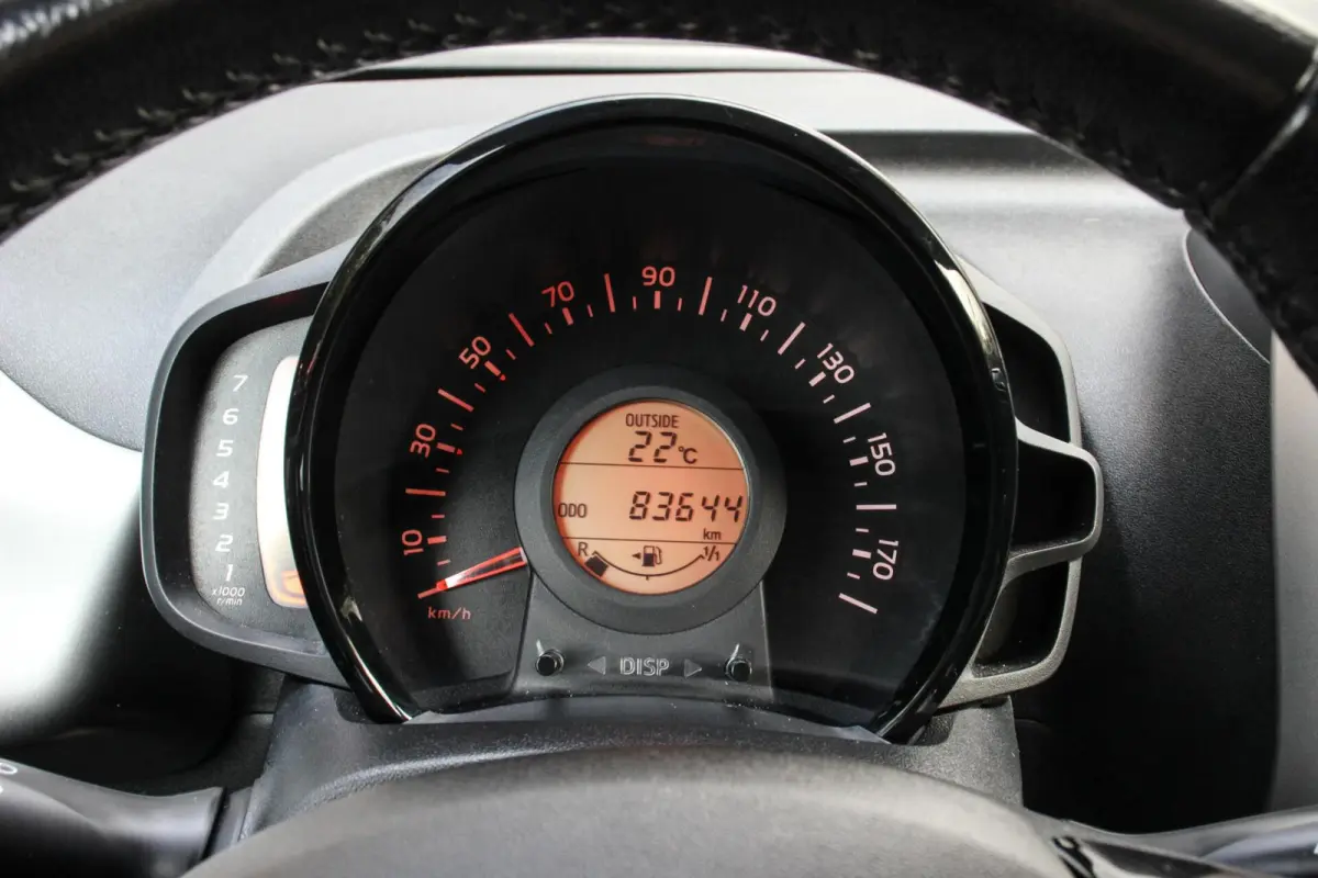1.0 VVT-i x-play Airco/Bluetooth/Camera/NAP