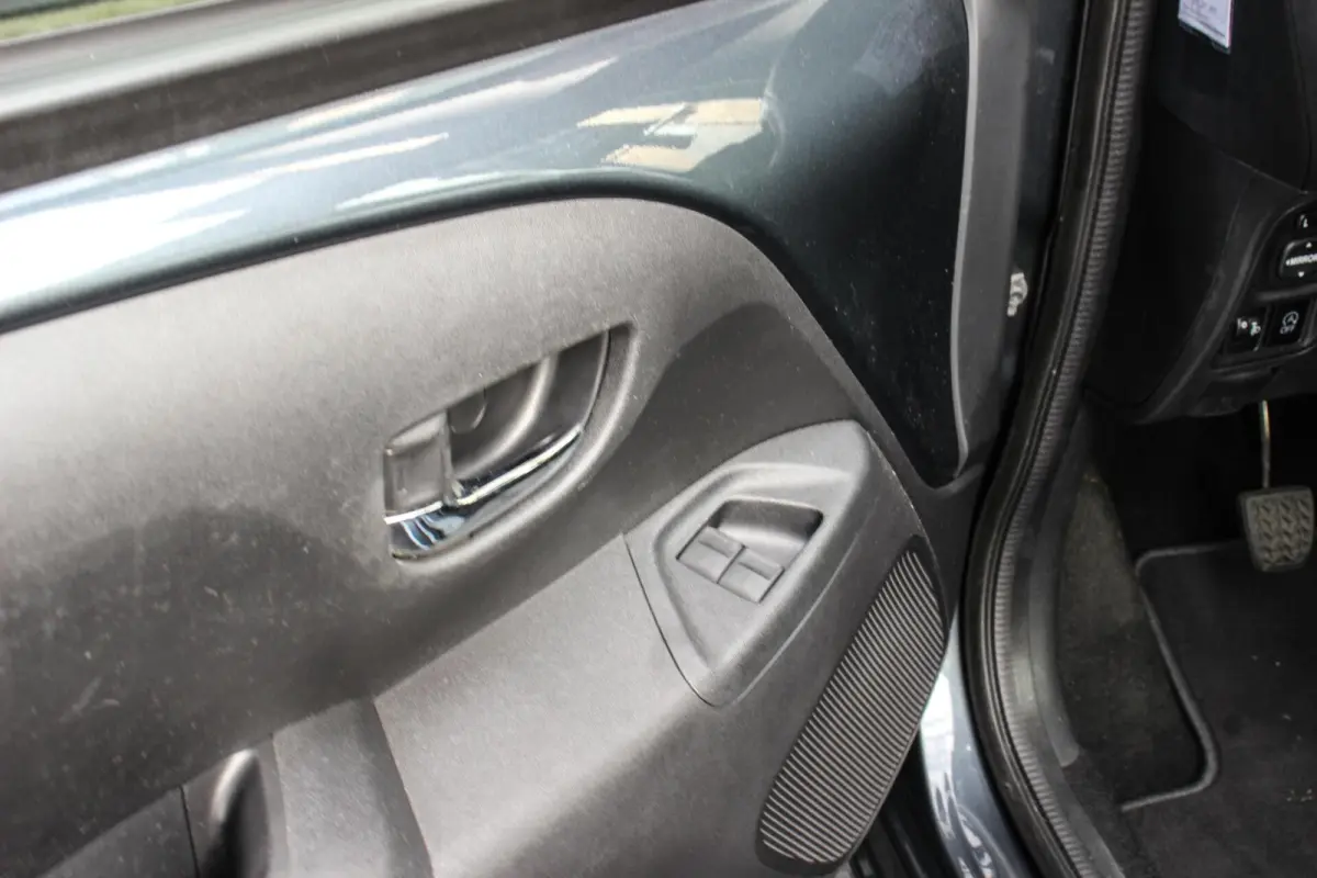 1.0 VVT-i x-play Airco/Bluetooth/Camera/NAP