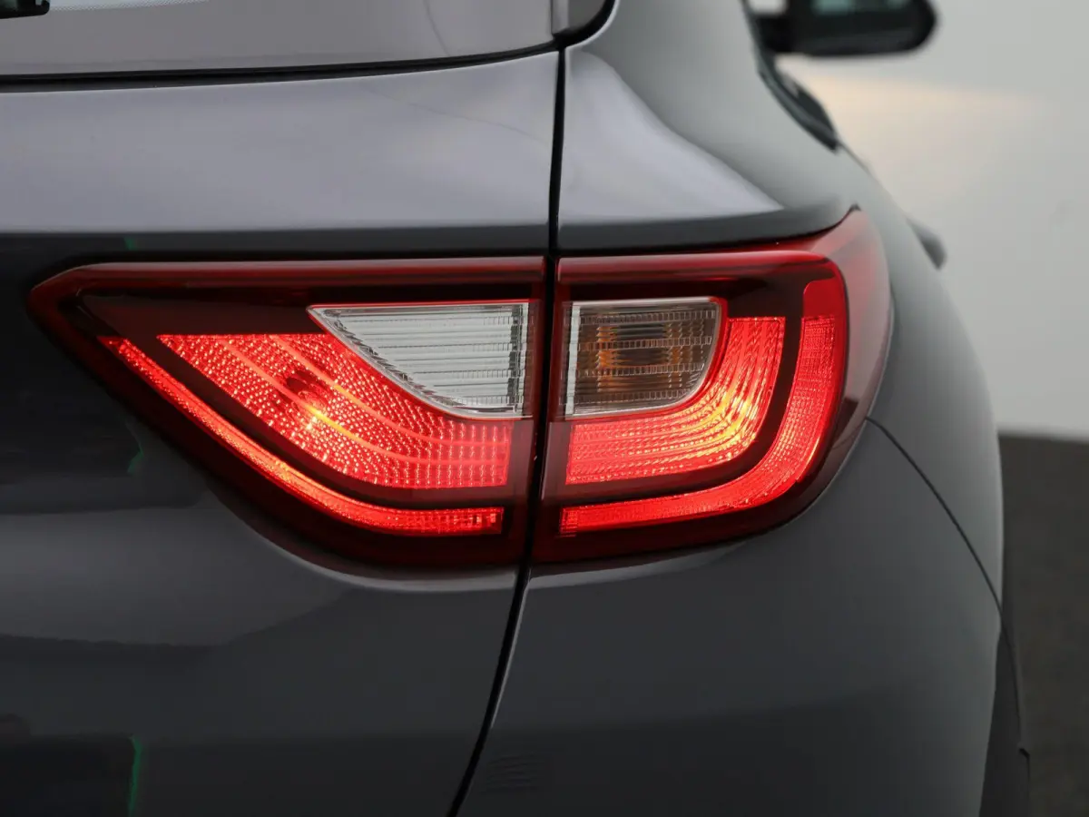 1.0 T-GDi MHEV ComfortLine | APPLE CARPLAY - ANDROID AUTO | AIRCO | MULTIFUNCTIONEEL STUURWIEL |