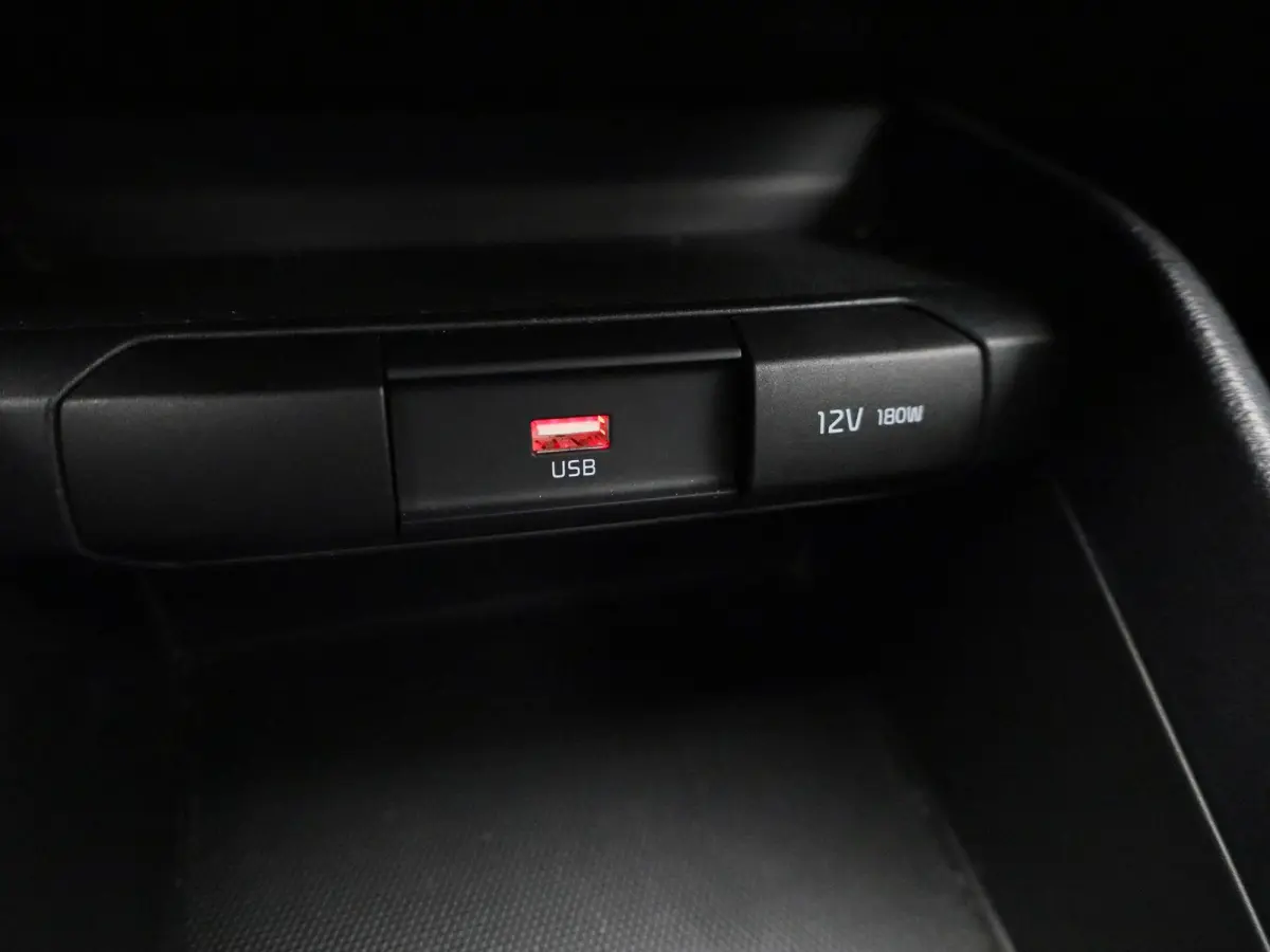 1.0 T-GDi MHEV ComfortLine | APPLE CARPLAY - ANDROID AUTO | AIRCO | MULTIFUNCTIONEEL STUURWIEL |