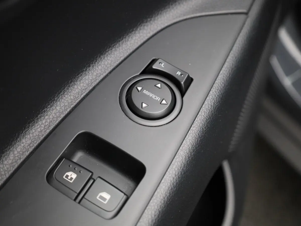 1.0 T-GDi MHEV ComfortLine | APPLE CARPLAY - ANDROID AUTO | AIRCO | MULTIFUNCTIONEEL STUURWIEL |