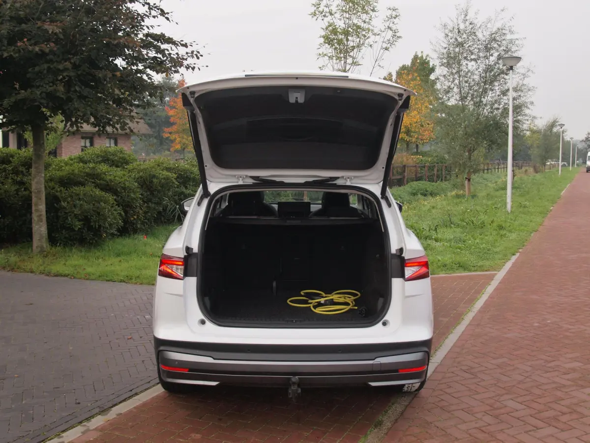 80 | SOH 91% | Panoramadak | Trekhaak | Camera | Sfeerverlichting | Apple Carplay | NL-Auto |