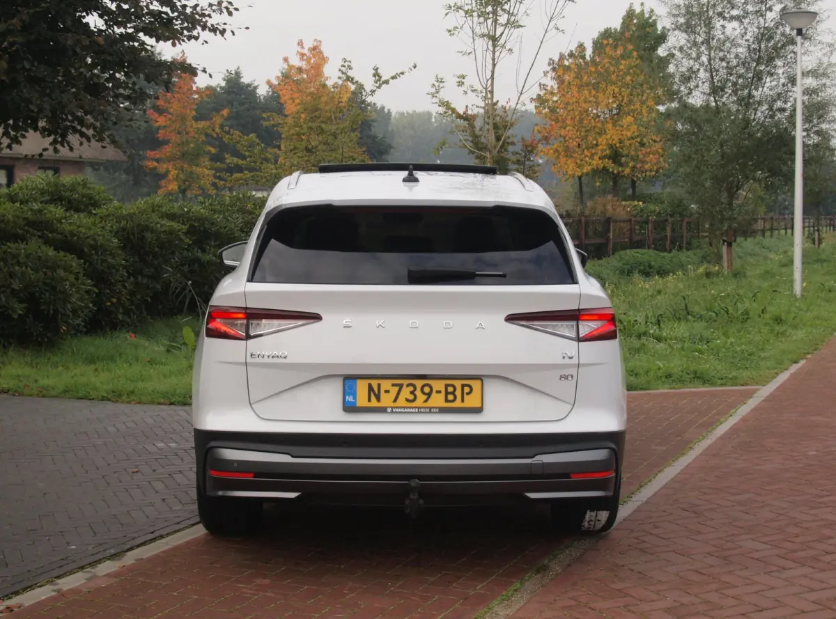 80 | SOH 91% | Panoramadak | Trekhaak | Camera | Sfeerverlichting | Apple Carplay | NL-Auto |