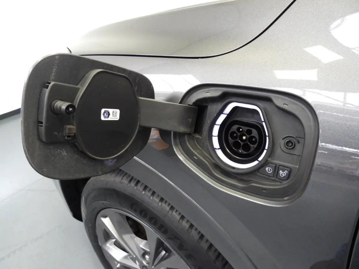 2.5 PHEV Plug-In ST-Line X TREKH./NAVI/LED/B&O/HEAD-UP/18"LMV!