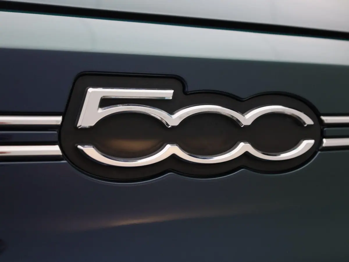 C 500e 42 kWh Icon | SOH 94.5% | ACHTERUITRIJCAMERA | APPLE CARPLAY - ANDROID AUTO | STOELVERWARMING | CRUISE CONTROL | CLIMATE CONTROL |