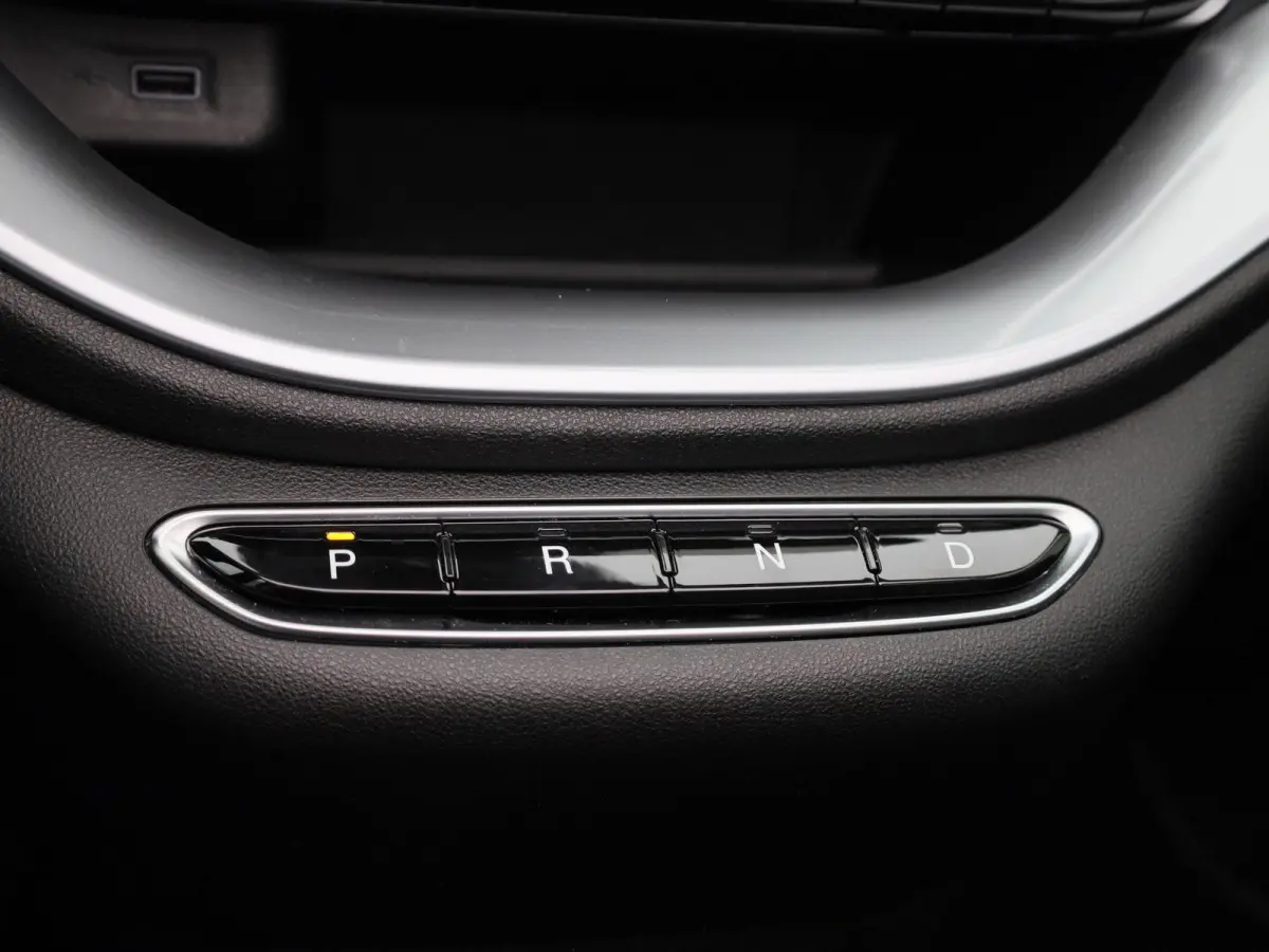 C 500e 42 kWh Icon | SOH 94.5% | ACHTERUITRIJCAMERA | APPLE CARPLAY - ANDROID AUTO | STOELVERWARMING | CRUISE CONTROL | CLIMATE CONTROL |