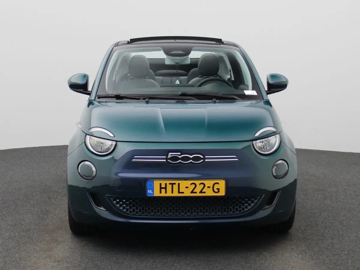 C 500e 42 kWh Icon | SOH 94.5% | ACHTERUITRIJCAMERA | APPLE CARPLAY - ANDROID AUTO | STOELVERWARMING | CRUISE CONTROL | CLIMATE CONTROL |