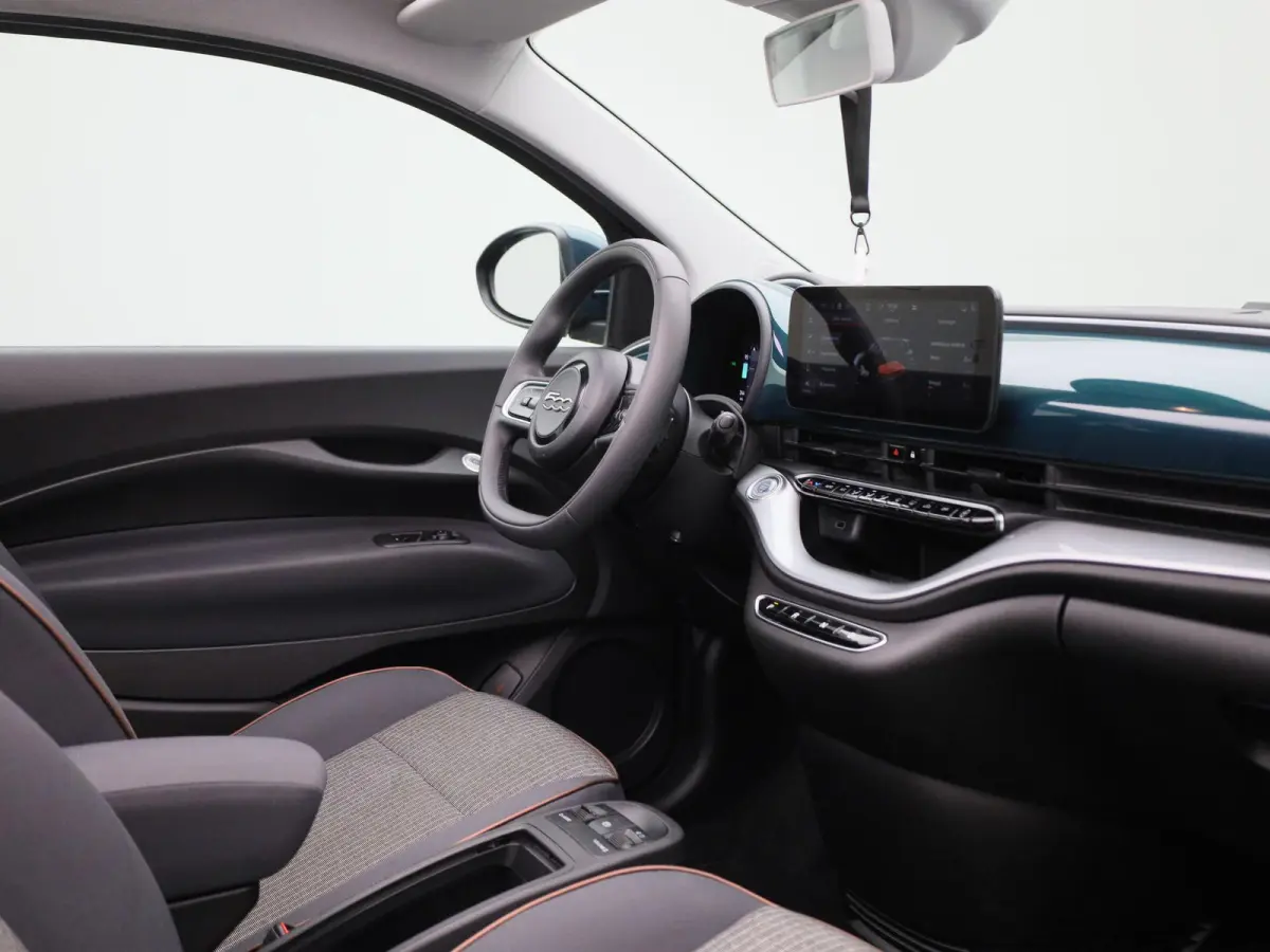 C 500e 42 kWh Icon | SOH 94.5% | ACHTERUITRIJCAMERA | APPLE CARPLAY - ANDROID AUTO | STOELVERWARMING | CRUISE CONTROL | CLIMATE CONTROL |