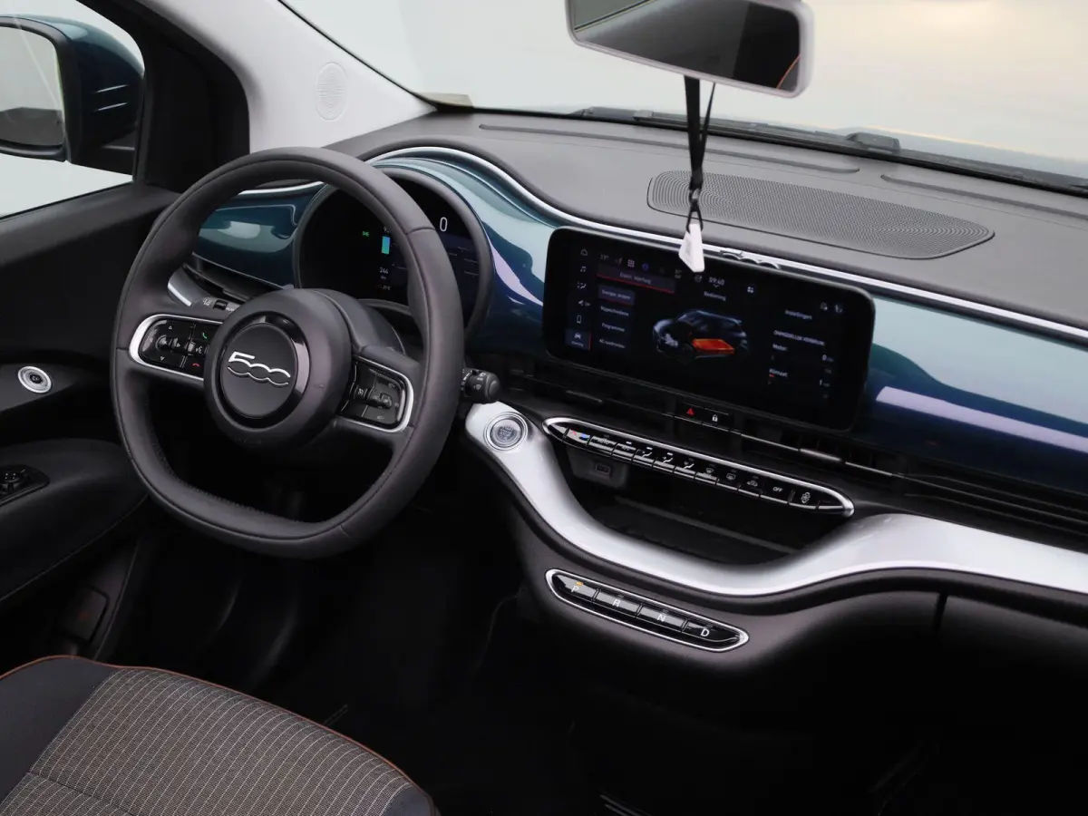 C 500e 42 kWh Icon | SOH 94.5% | ACHTERUITRIJCAMERA | APPLE CARPLAY - ANDROID AUTO | STOELVERWARMING | CRUISE CONTROL | CLIMATE CONTROL |