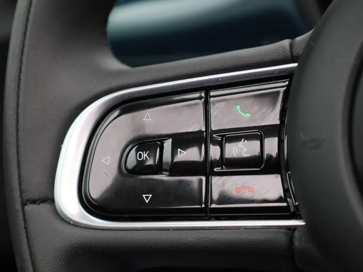 C 500e 42 kWh Icon | SOH 94.5% | ACHTERUITRIJCAMERA | APPLE CARPLAY - ANDROID AUTO | STOELVERWARMING | CRUISE CONTROL | CLIMATE CONTROL |