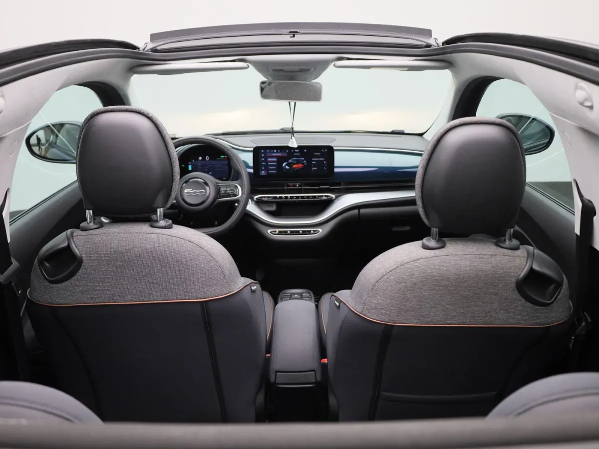 C 500e 42 kWh Icon | SOH 94.5% | ACHTERUITRIJCAMERA | APPLE CARPLAY - ANDROID AUTO | STOELVERWARMING | CRUISE CONTROL | CLIMATE CONTROL |