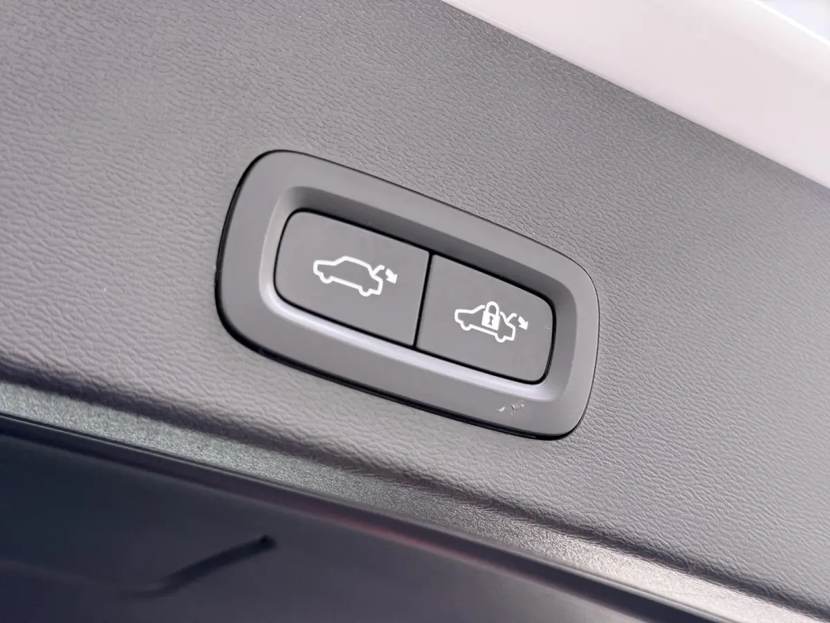 Ultimate 70 kWh SOH 95% | 360 CAMERA | STOEL STUURVERWARMING | MEM. SEAT | ELEK. STOEL | PANO | RIJKLAARPRIJS INCL. 12 MND BOVAG GARANTIE! | KEYLESS + DODEHOEK |