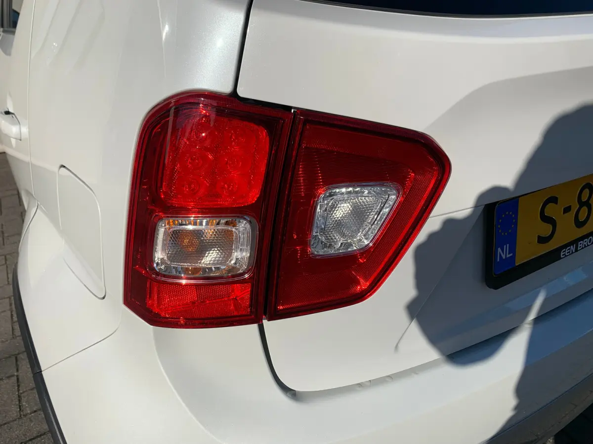 1.2 Smart Hybrid Style Airco | Camera | Cruise Control | 1e eigenaar | DAB | Keyless | LMV 16" | Navi | Stoelverwarming |
