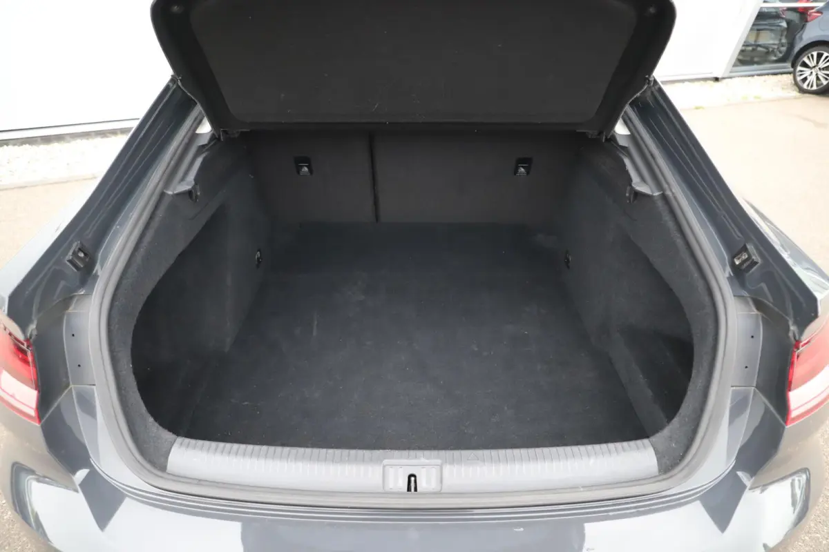 2.0 TDI DSG Automaat 150PK Navigatie Adaptive Cruise Lane Assist Parkeersensoren