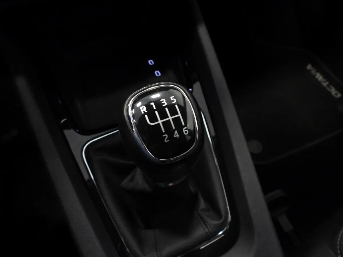 1.0 TSI Business Edition NAVI/TREKH./CLIMA/LED/16"LMV!