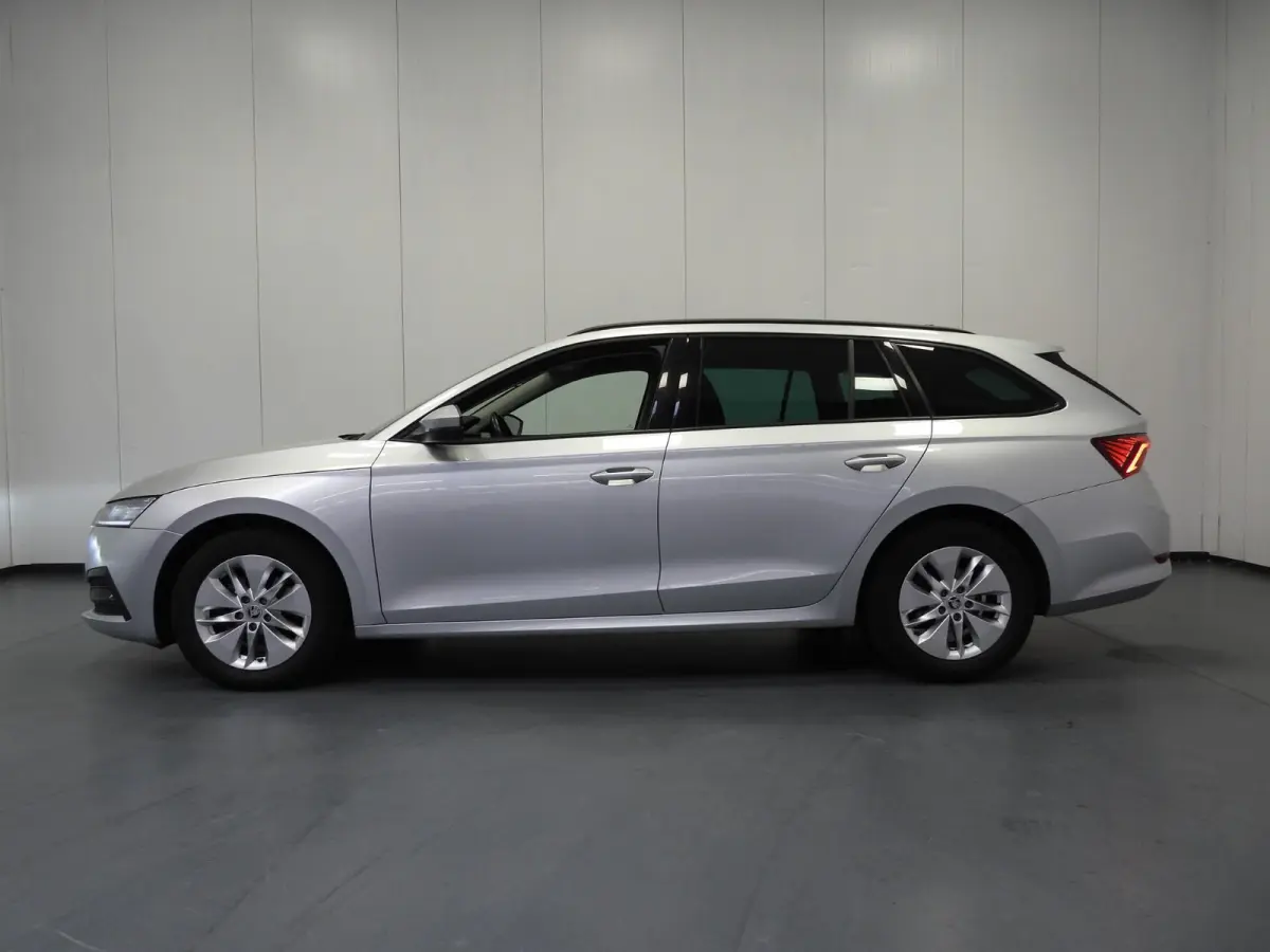 1.0 TSI Business Edition NAVI/TREKH./CLIMA/LED/16"LMV!