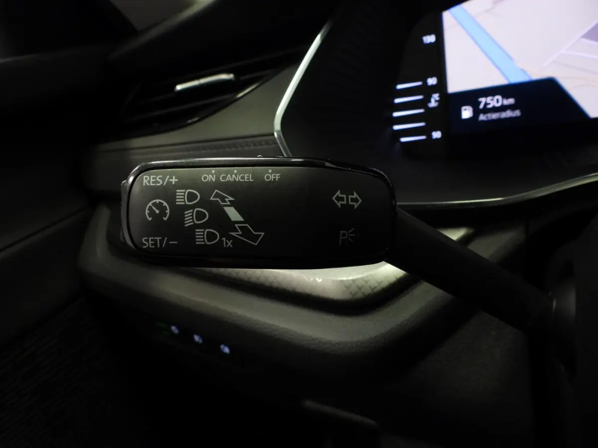 1.0 TSI Business Edition NAVI/TREKH./CLIMA/LED/16"LMV!