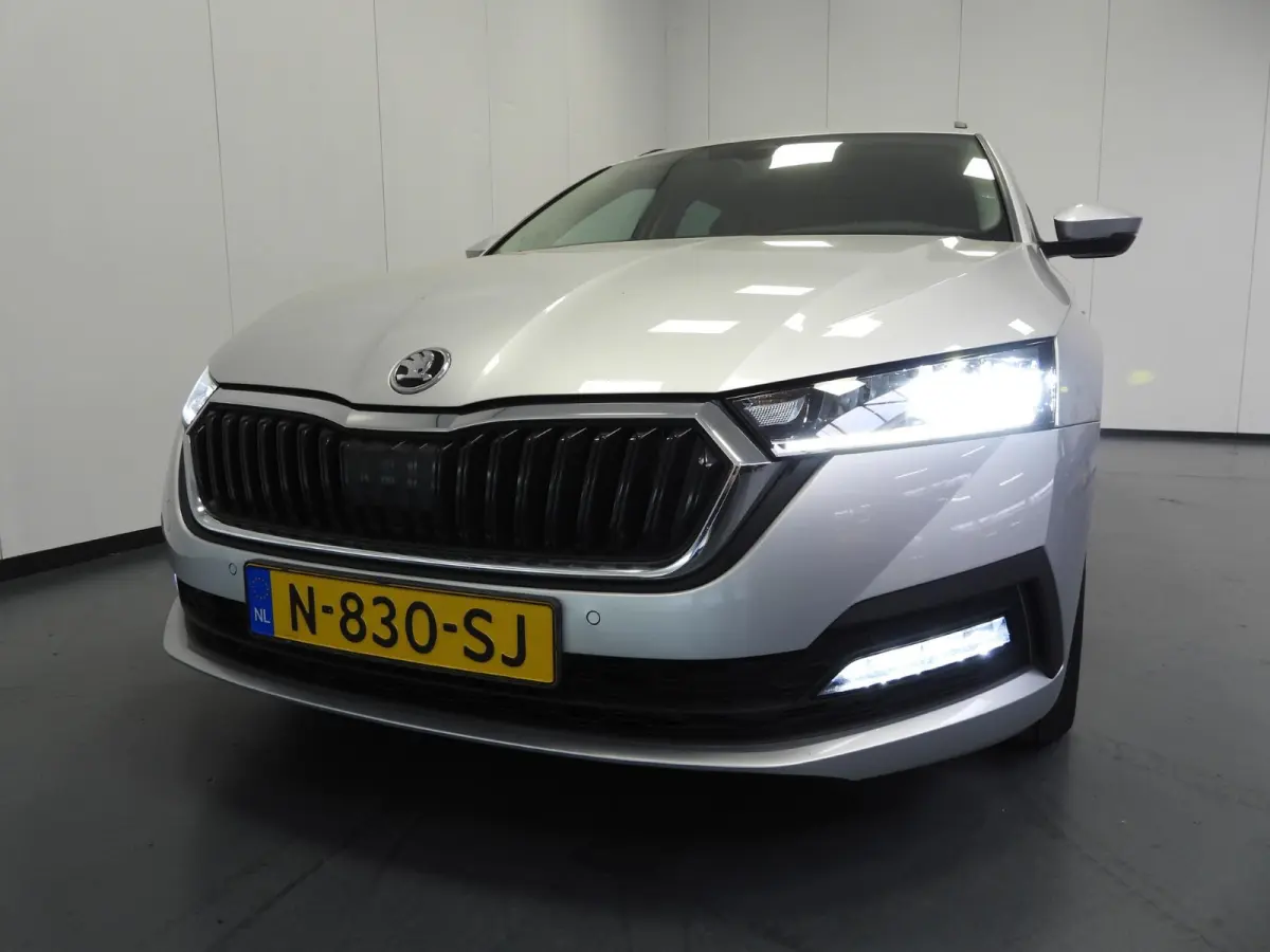 1.0 TSI Business Edition NAVI/TREKH./CLIMA/LED/16"LMV!
