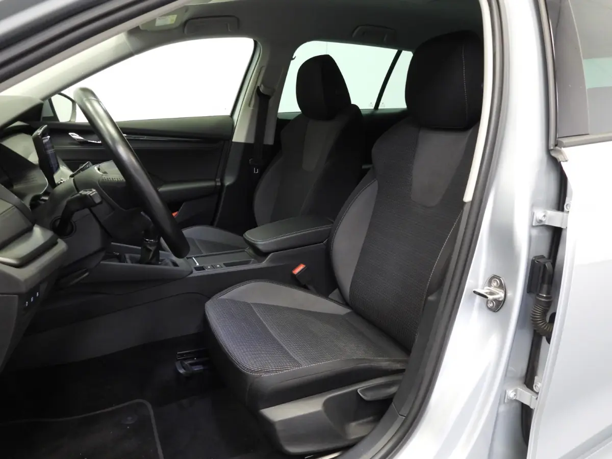 1.0 TSI Business Edition NAVI/TREKH./CLIMA/LED/16"LMV!