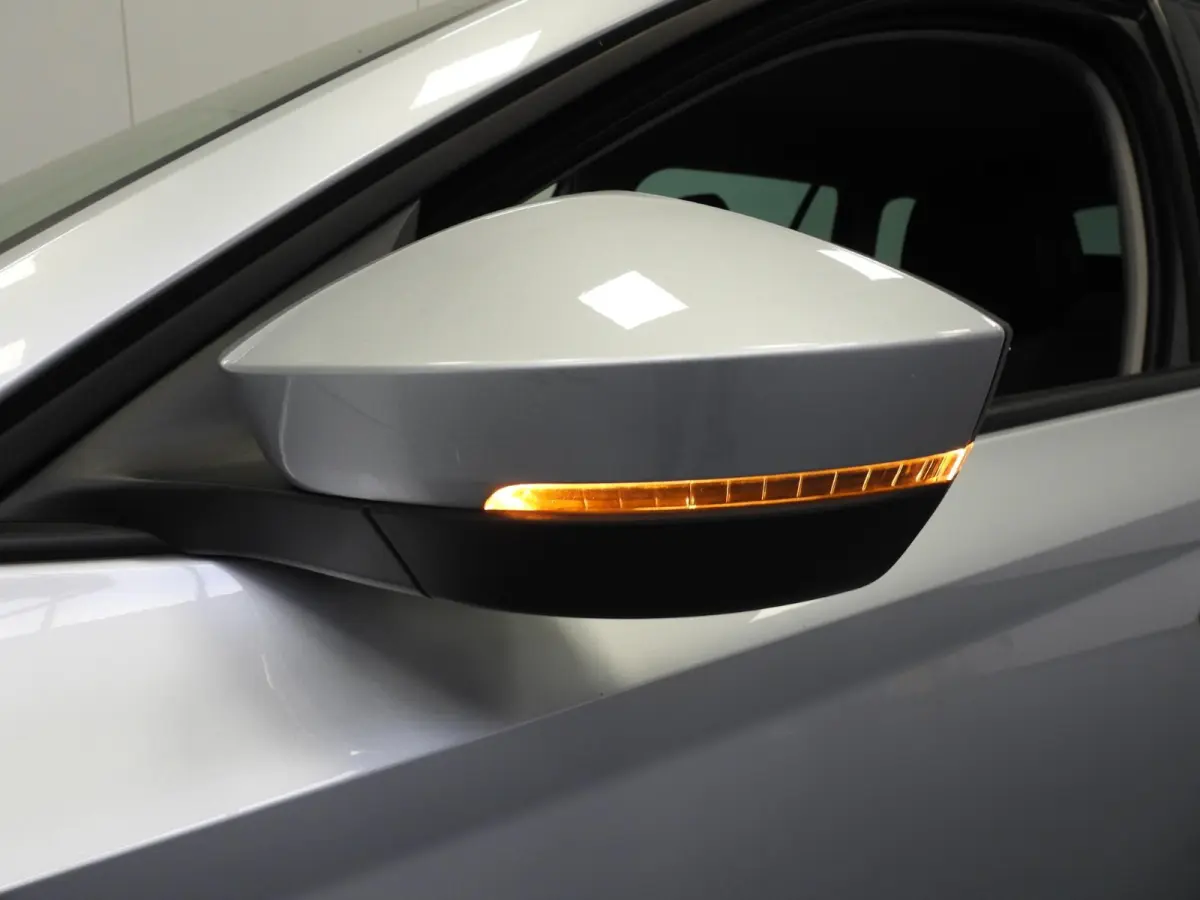 1.0 TSI Business Edition NAVI/TREKH./CLIMA/LED/16"LMV!