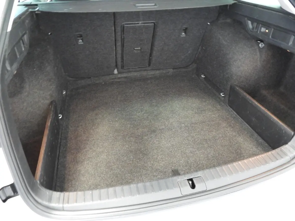 1.0 TSI Business Edition NAVI/TREKH./CLIMA/LED/16"LMV!