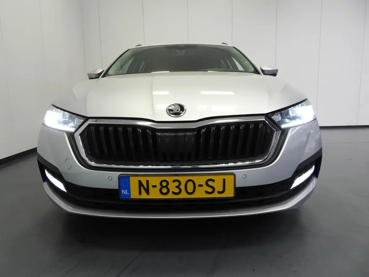 1.0 TSI Business Edition NAVI/TREKH./CLIMA/LED/16"LMV!