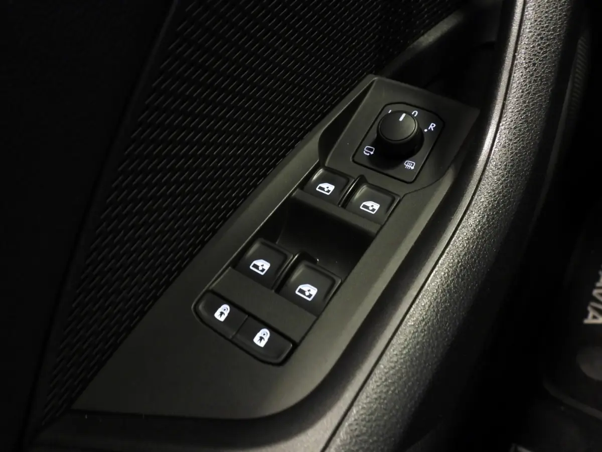 1.0 TSI Business Edition NAVI/TREKH./CLIMA/LED/16"LMV!