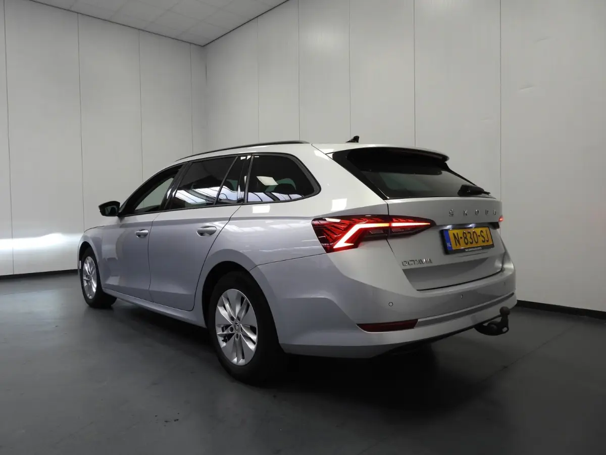 1.0 TSI Business Edition NAVI/TREKH./CLIMA/LED/16"LMV!