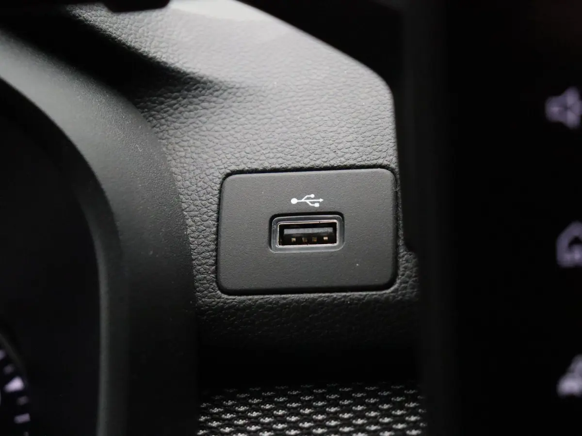 TCe 90pk Expression | Airco | Cruise Control | | Apple carplay | Parkeersensoren |
