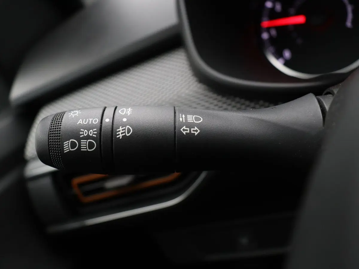 TCe 90pk Expression | Airco | Cruise Control | | Apple carplay | Parkeersensoren |