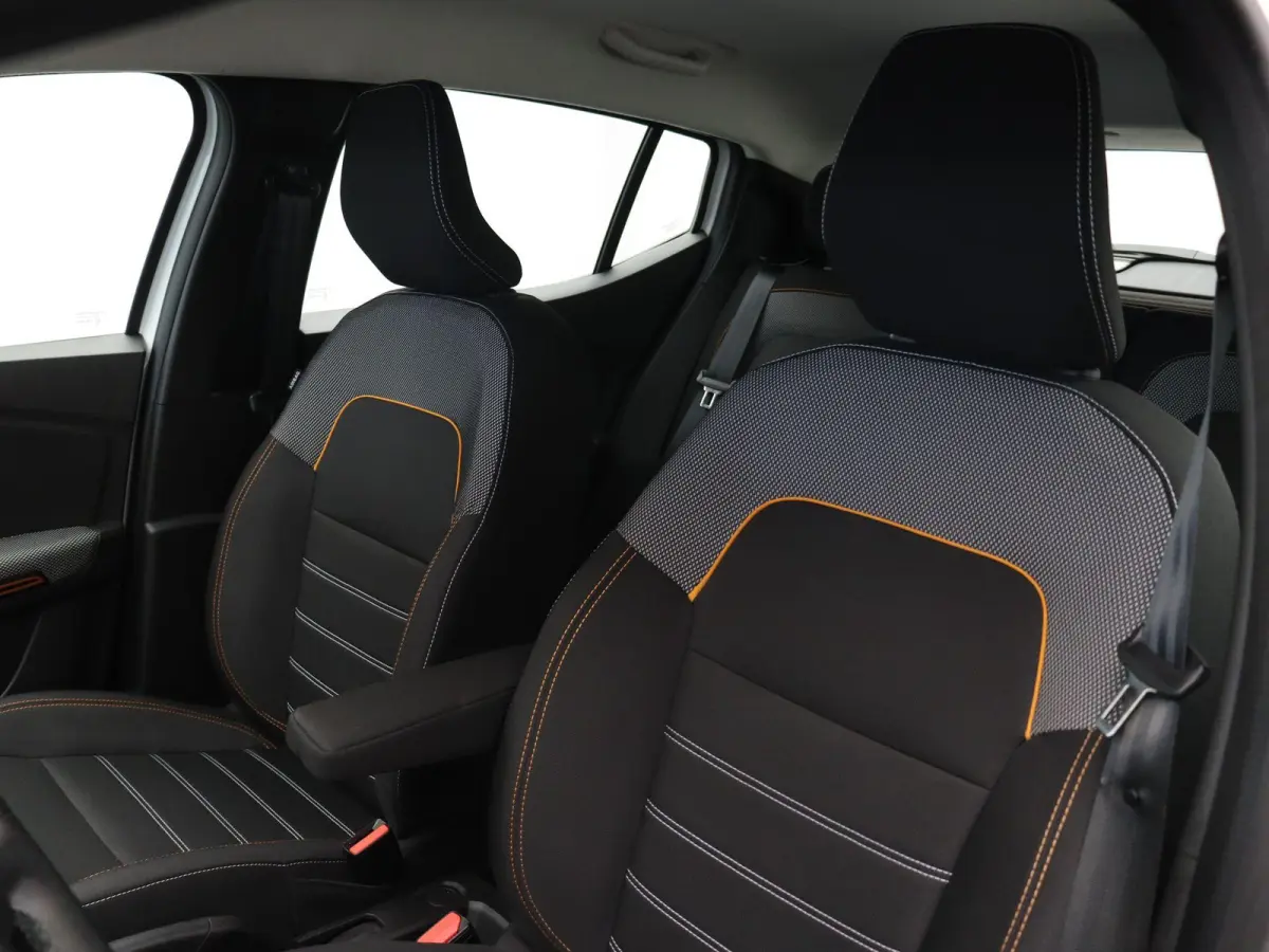 TCe 90pk Expression | Airco | Cruise Control | | Apple carplay | Parkeersensoren |