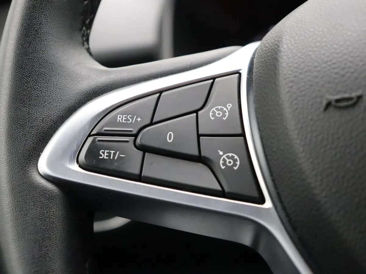 TCe 90pk Expression | Airco | Cruise Control | | Apple carplay | Parkeersensoren |