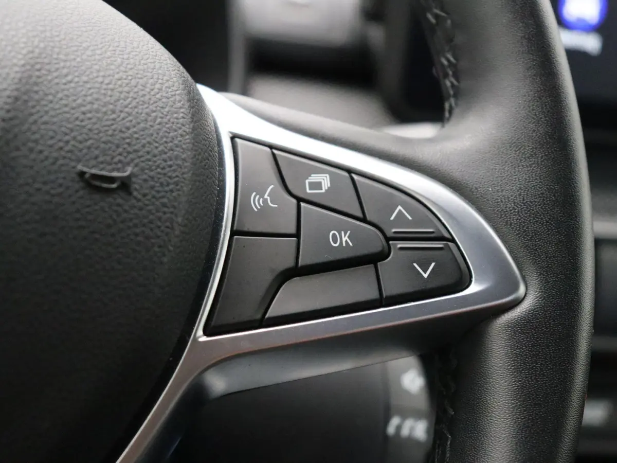 TCe 90pk Expression | Airco | Cruise Control | | Apple carplay | Parkeersensoren |