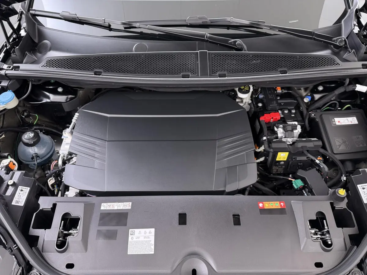 SUV Allure Avantage 73 kWh 210pk | DEMO | Navigatie | 360 graden camera | Adaptive cruise control | Stoelverwarming | Warmtepomp | 19" lichtmetalen velgen