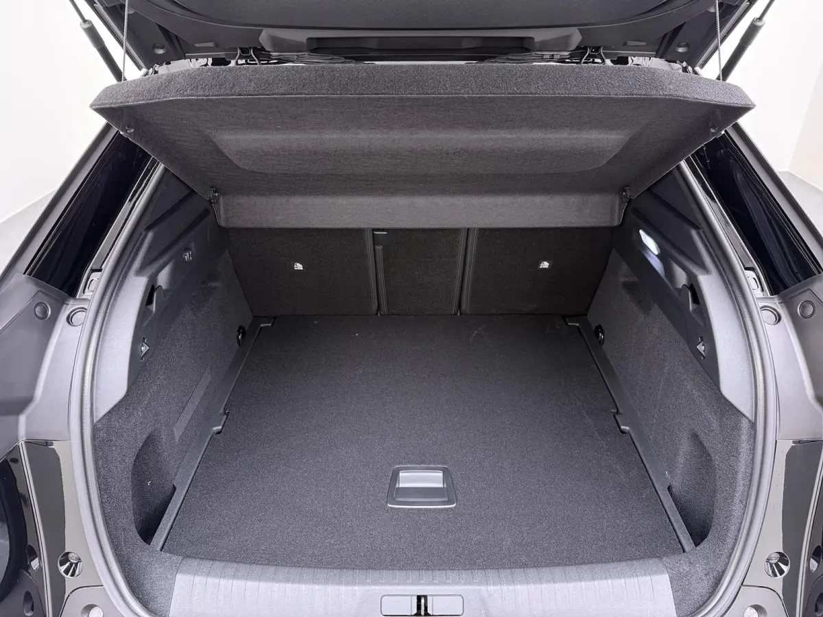SUV Allure Avantage 73 kWh 210pk | DEMO | Navigatie | 360 graden camera | Adaptive cruise control | Stoelverwarming | Warmtepomp | 19" lichtmetalen velgen