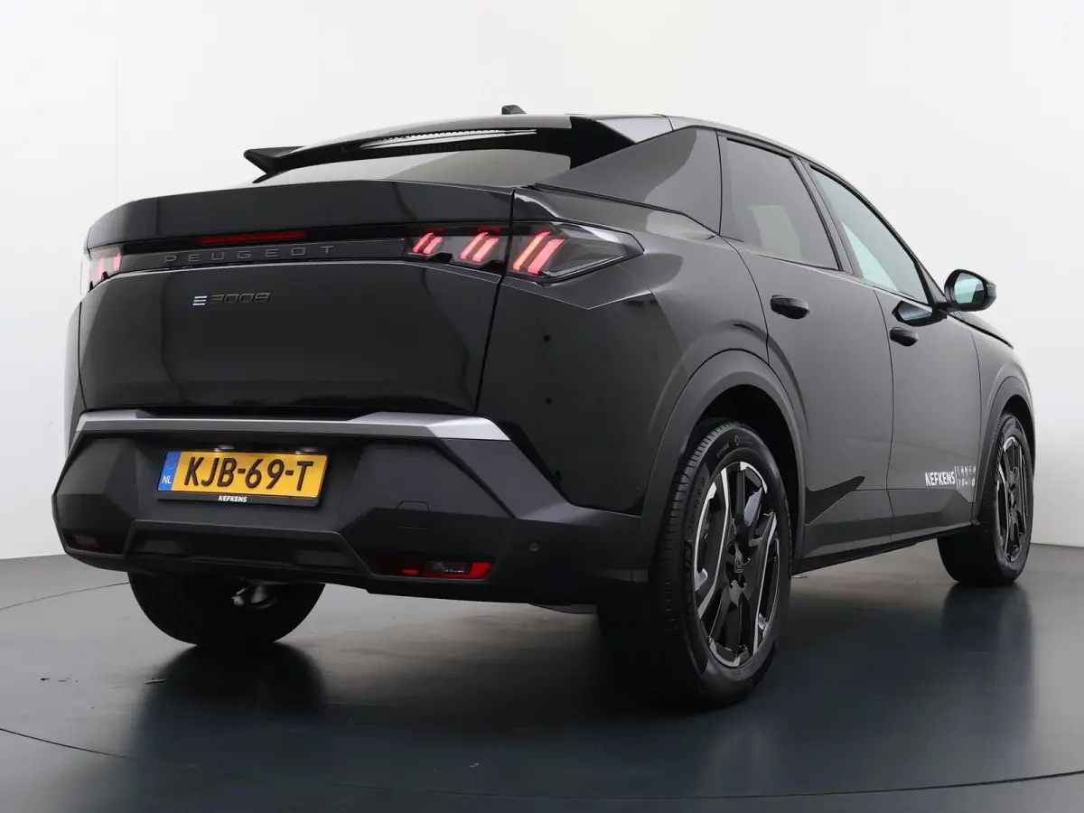 SUV Allure Avantage 73 kWh 210pk | DEMO | Navigatie | 360 graden camera | Adaptive cruise control | Stoelverwarming | Warmtepomp | 19" lichtmetalen velgen