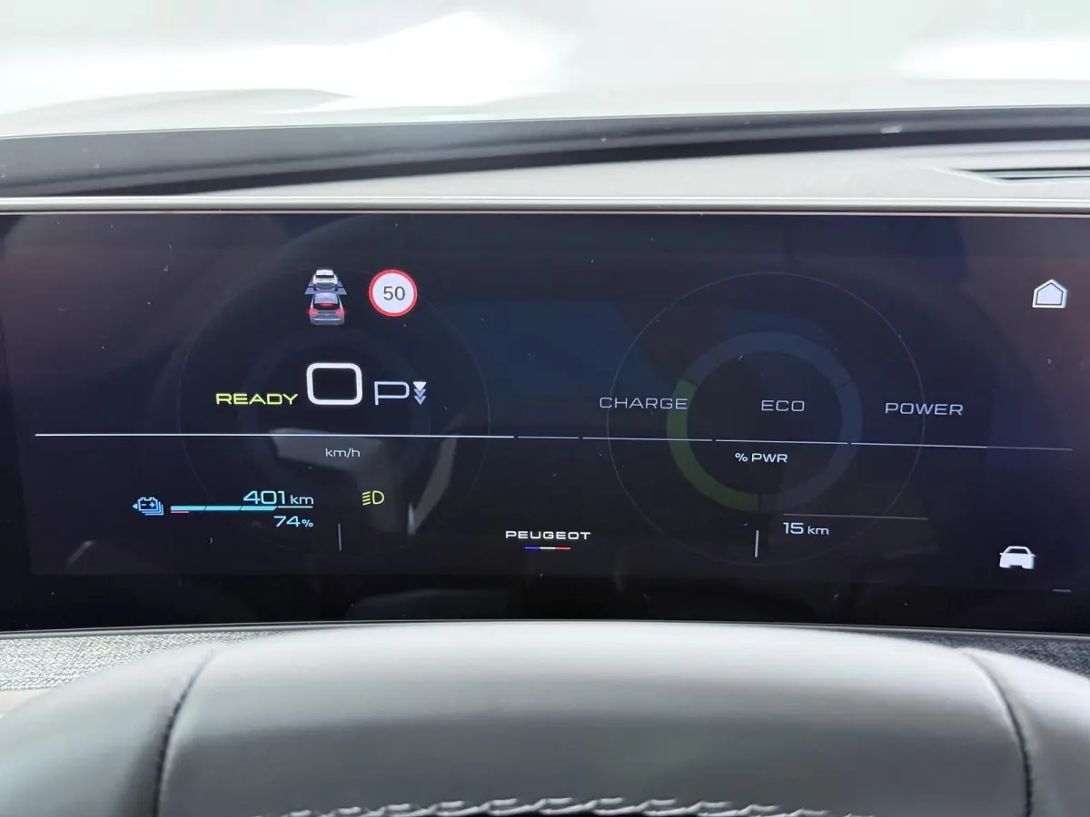 SUV Allure Avantage 73 kWh 210pk | DEMO | Navigatie | 360 graden camera | Adaptive cruise control | Stoelverwarming | Warmtepomp | 19" lichtmetalen velgen