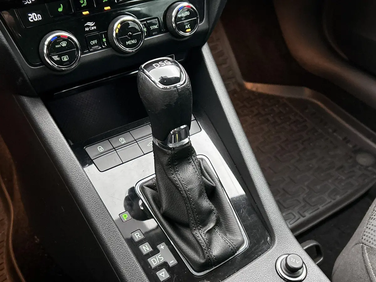 1.5 TSI Greentech Business Edition Plus | AUTOMAAT | ACHTERUITRIJCAMERA | STOELVERWARMING | APPLE CARPLAY - ANDROID AUTO | CLIMATE CONTROL | CRUISE CONTROL | ELEKTRISCHE KOFFERKLEP |